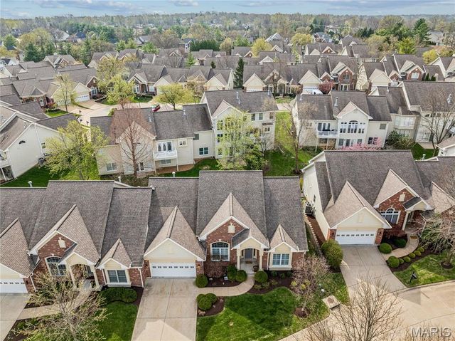 61 Picardy Hill Drive, Chesterfield, MO 63017