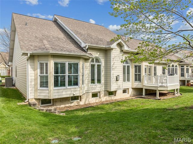 61 Picardy Hill Drive, Chesterfield, MO 63017