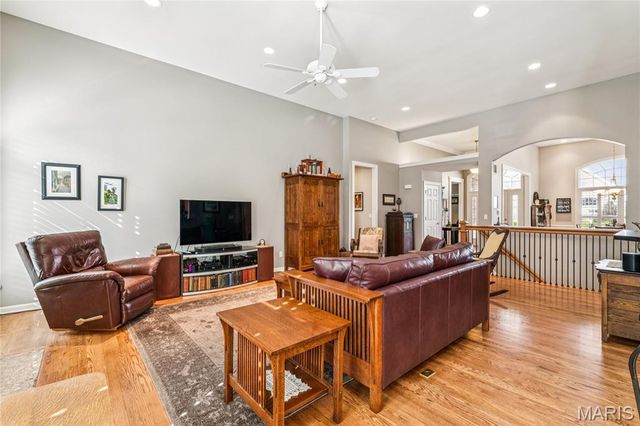 61 Picardy Hill Drive, Chesterfield, MO 63017