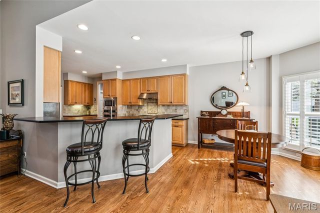 61 Picardy Hill Drive, Chesterfield, MO 63017