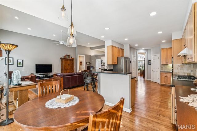 61 Picardy Hill Drive, Chesterfield, MO 63017