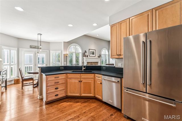 61 Picardy Hill Drive, Chesterfield, MO 63017