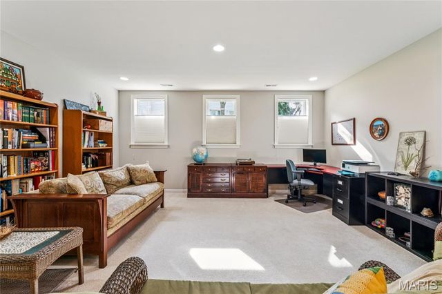 61 Picardy Hill Drive, Chesterfield, MO 63017