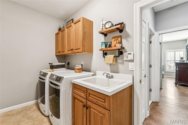 61 Picardy Hill Drive, Chesterfield, MO 63017