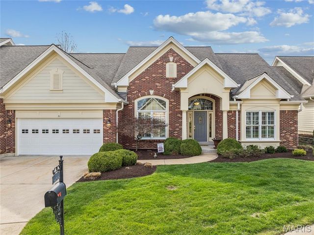 61 Picardy Hill Drive, Chesterfield, MO 63017