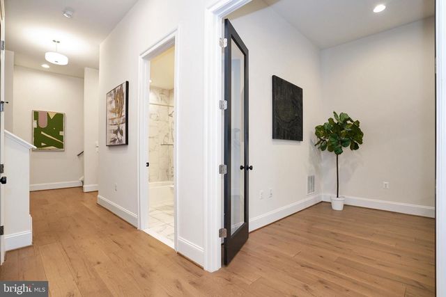 20364 NORTHPARK DR, Ashburn, VA 20147