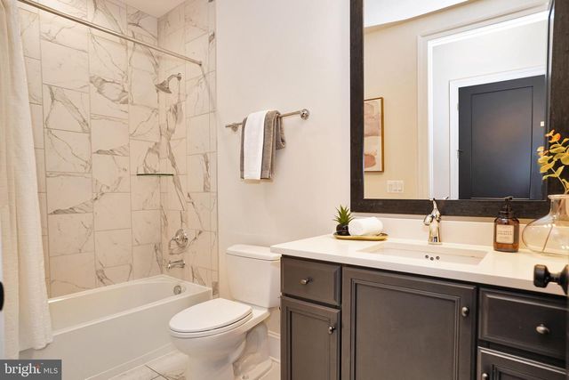 20364 NORTHPARK DR, Ashburn, VA 20147