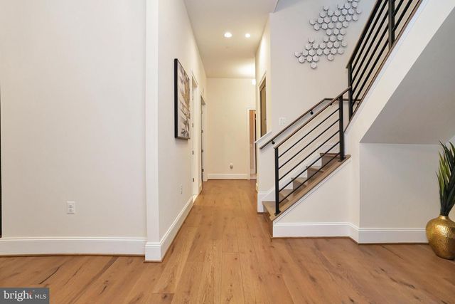 20364 NORTHPARK DR, Ashburn, VA 20147