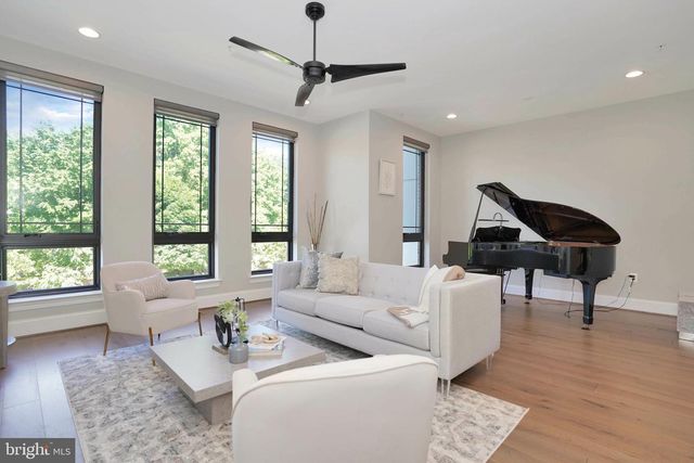 20364 NORTHPARK DR, Ashburn, VA 20147