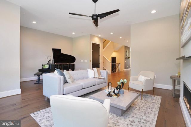 20364 NORTHPARK DR, Ashburn, VA 20147