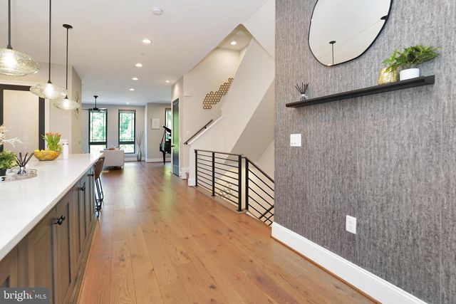 20364 NORTHPARK DR, Ashburn, VA 20147