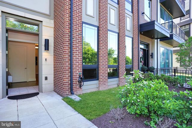 20364 NORTHPARK DR, Ashburn, VA 20147