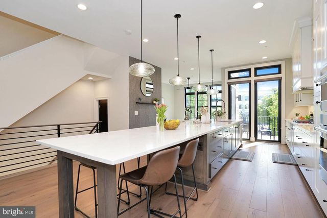 20364 NORTHPARK DR, Ashburn, VA 20147