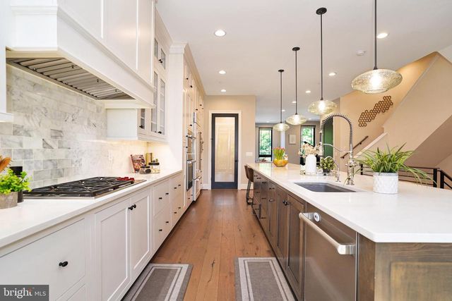 20364 NORTHPARK DR, Ashburn, VA 20147