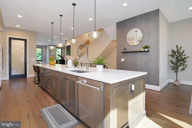 20364 NORTHPARK DR, Ashburn, VA 20147