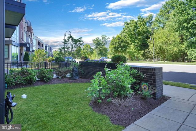 20364 NORTHPARK DR, Ashburn, VA 20147