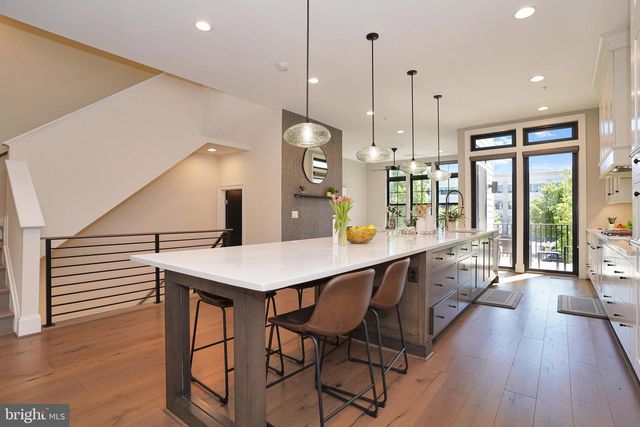 20364 NORTHPARK DR, Ashburn, VA 20147