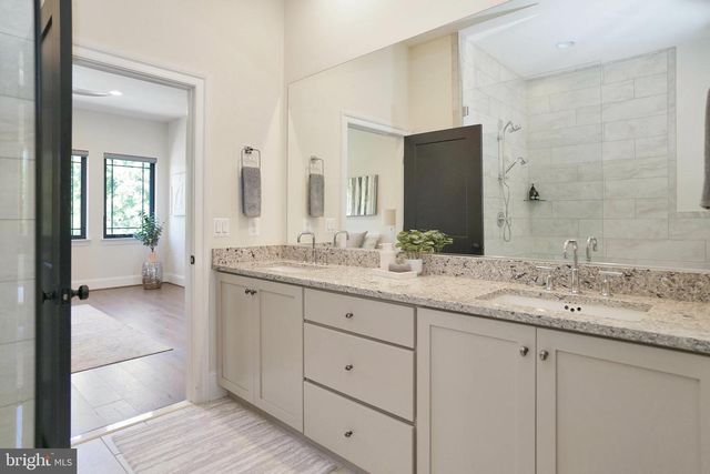 20364 NORTHPARK DR, Ashburn, VA 20147