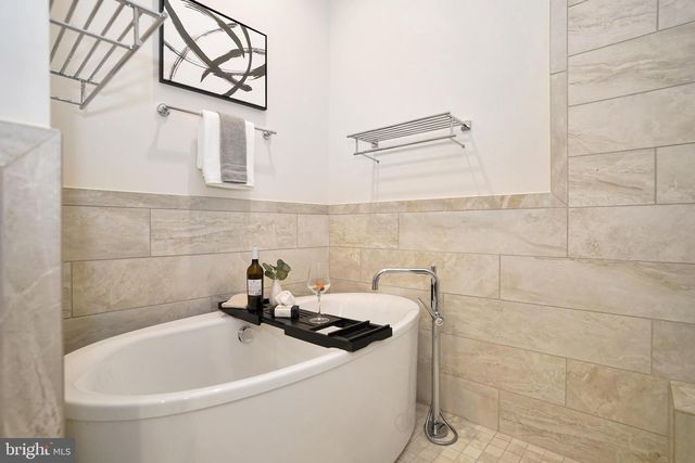 20364 NORTHPARK DR, Ashburn, VA 20147