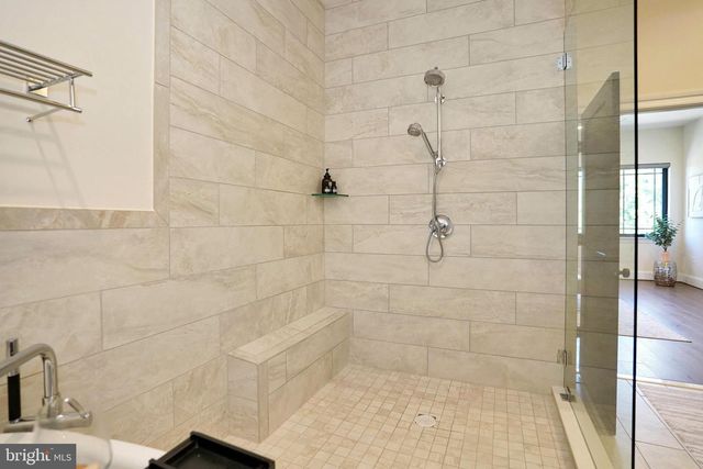 20364 NORTHPARK DR, Ashburn, VA 20147