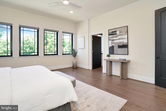 20364 NORTHPARK DR, Ashburn, VA 20147