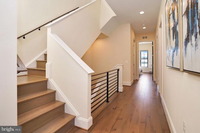 20364 NORTHPARK DR, Ashburn, VA 20147