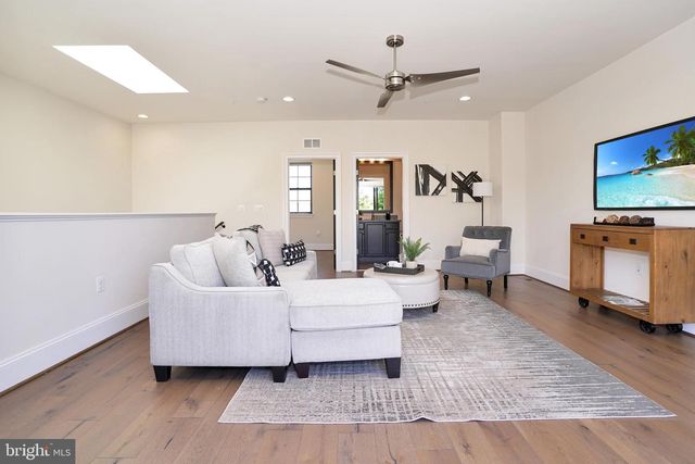 20364 NORTHPARK DR, Ashburn, VA 20147