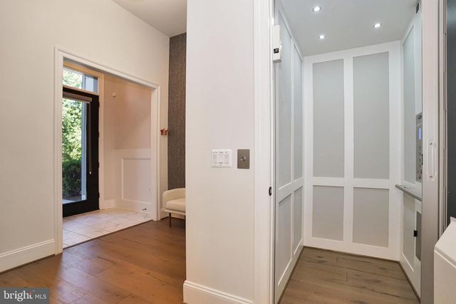 20364 NORTHPARK DR, Ashburn, VA 20147