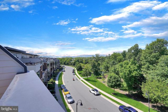 20364 NORTHPARK DR, Ashburn, VA 20147