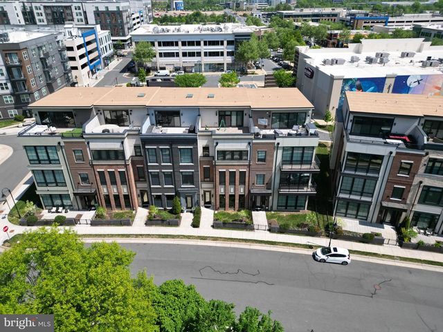 20364 NORTHPARK DR, Ashburn, VA 20147