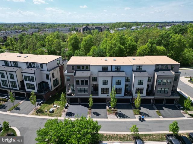 20364 NORTHPARK DR, Ashburn, VA 20147