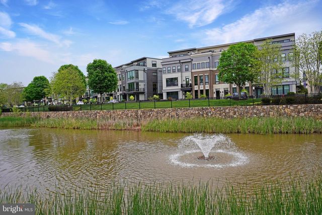 20364 NORTHPARK DR, Ashburn, VA 20147