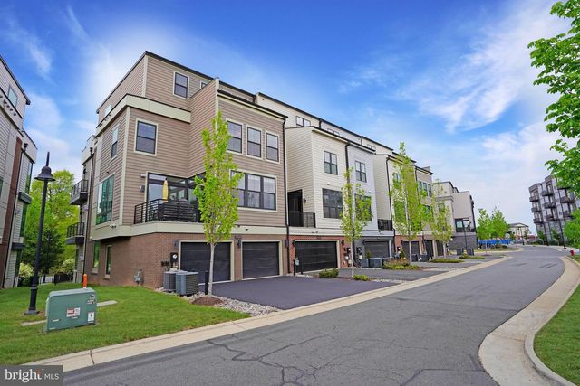 20364 NORTHPARK DR, Ashburn, VA 20147