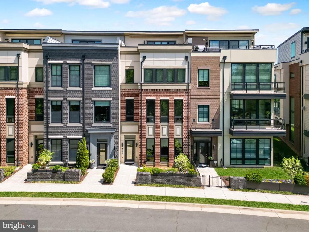 20364 NORTHPARK DR, Ashburn, VA 20147