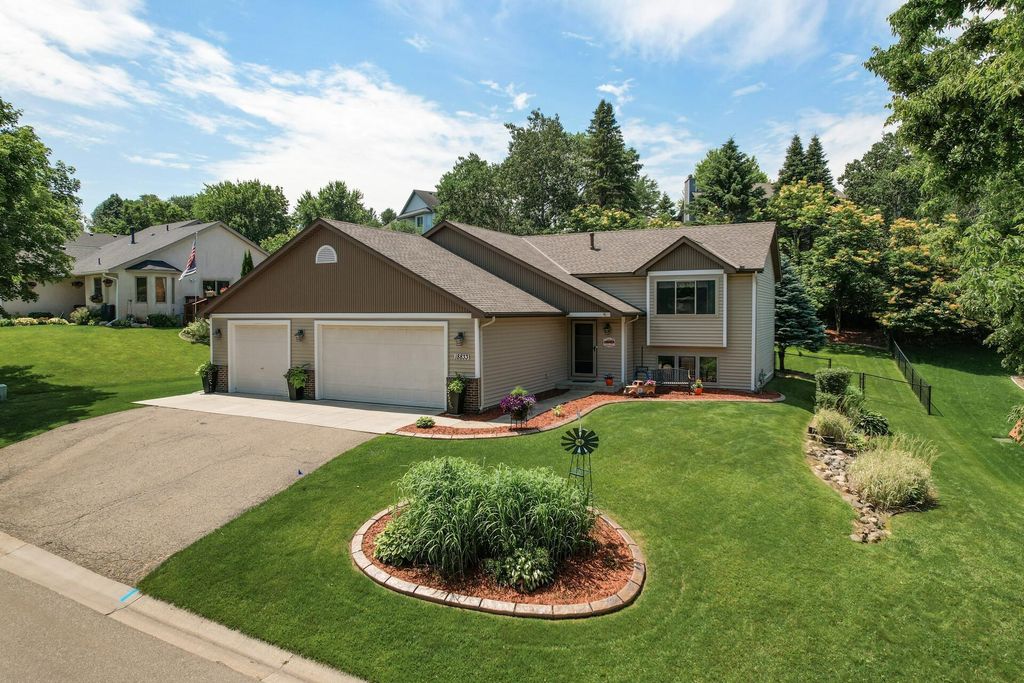 18833 Elgin Avenue, Farmington, MN 55024