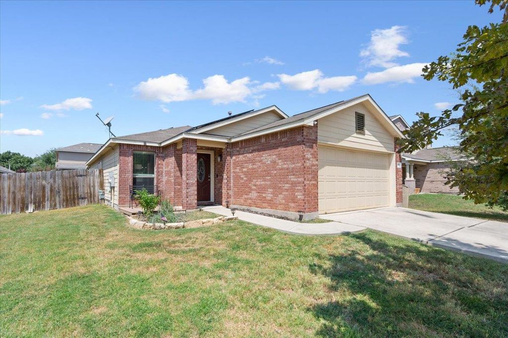 102 Wells BND, Hutto, TX 78634