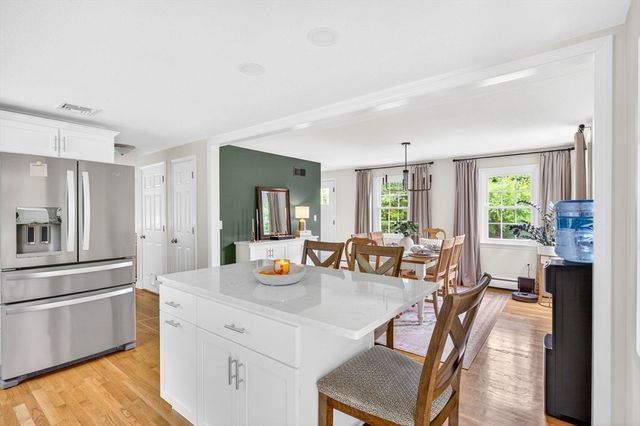 4 Dean Street, Freetown, MA 02702