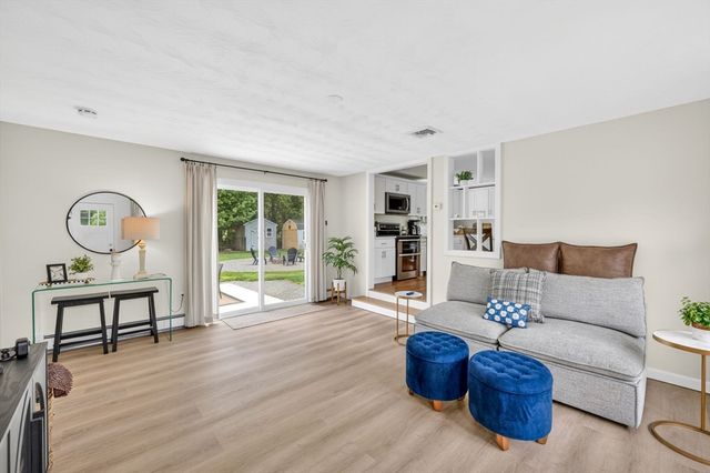 4 Dean Street, Freetown, MA 02702