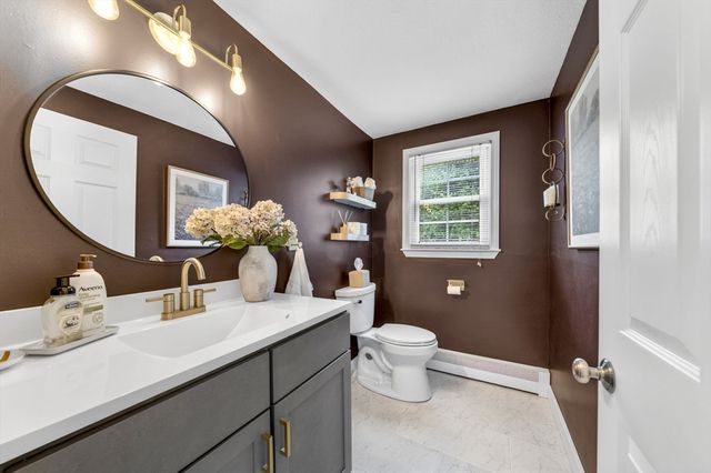 4 Dean Street, Freetown, MA 02702