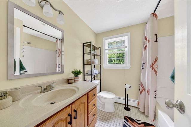 4 Dean Street, Freetown, MA 02702