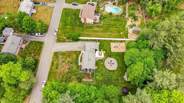 4 Dean Street, Freetown, MA 02702