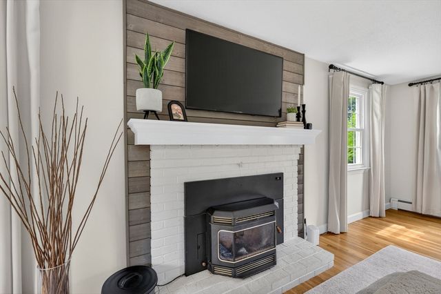 4 Dean Street, Freetown, MA 02702