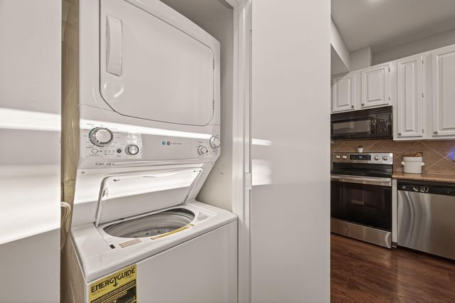 2211 S Braeswood Boulevard 21F, Houston, TX 77030