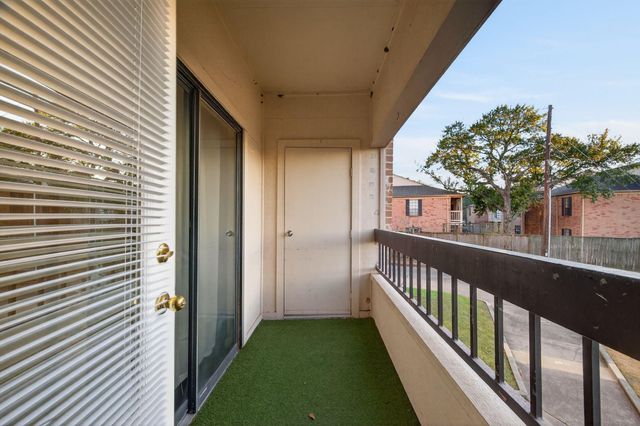 2211 S Braeswood Boulevard 21F, Houston, TX 77030