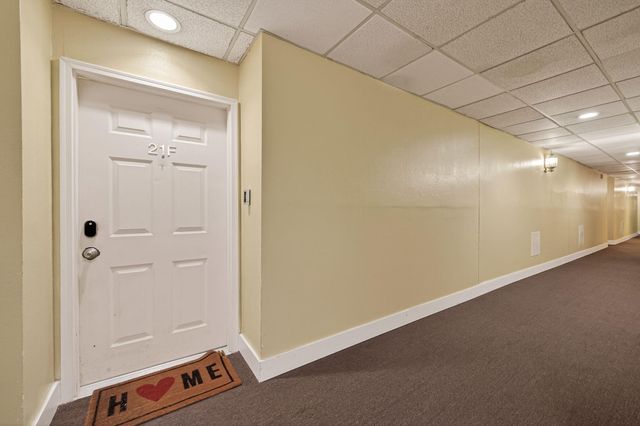 2211 S Braeswood Boulevard 21F, Houston, TX 77030