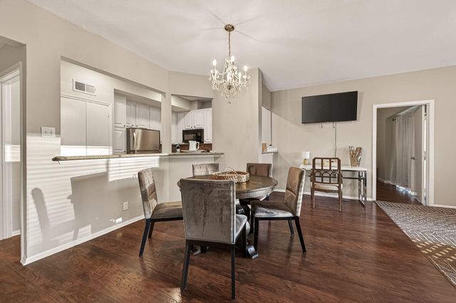 2211 S Braeswood Boulevard 21F, Houston, TX 77030