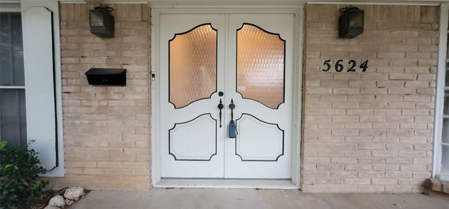 5624 Woodway Drive, Fort Worth, TX 76133