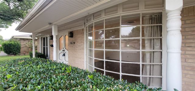 5624 Woodway Drive, Fort Worth, TX 76133