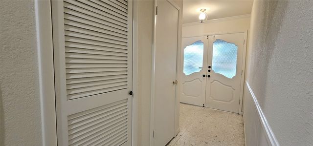 5624 Woodway Drive, Fort Worth, TX 76133