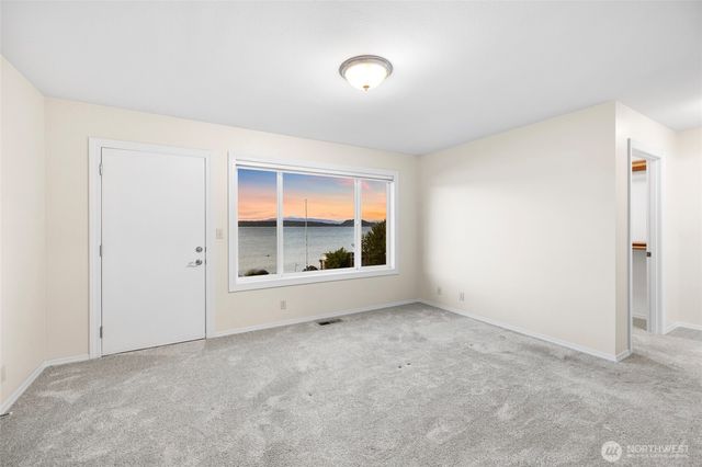 639 E Beacon View Drive, Oak Harbor, WA 98277